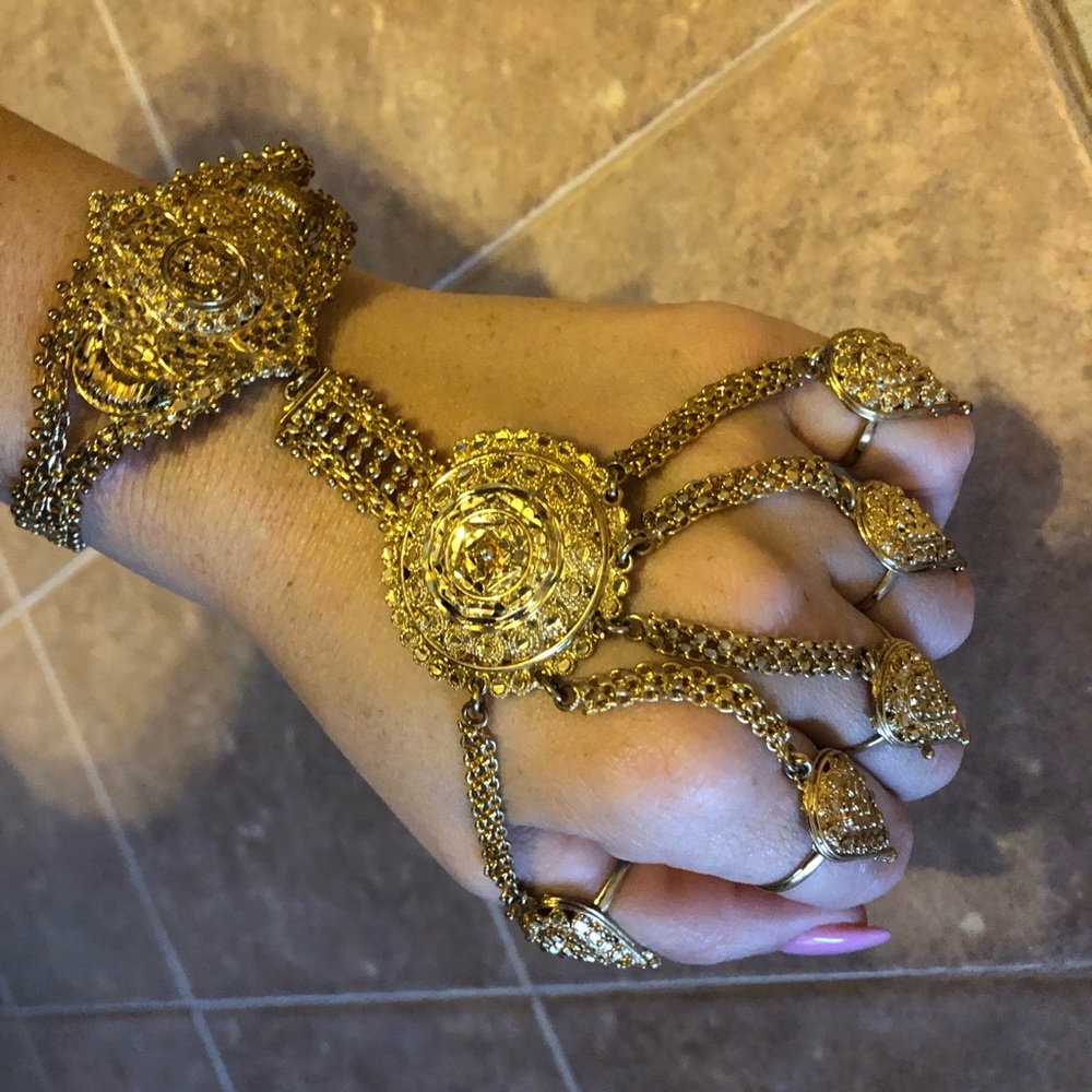 Hindi hand/finger jewelry